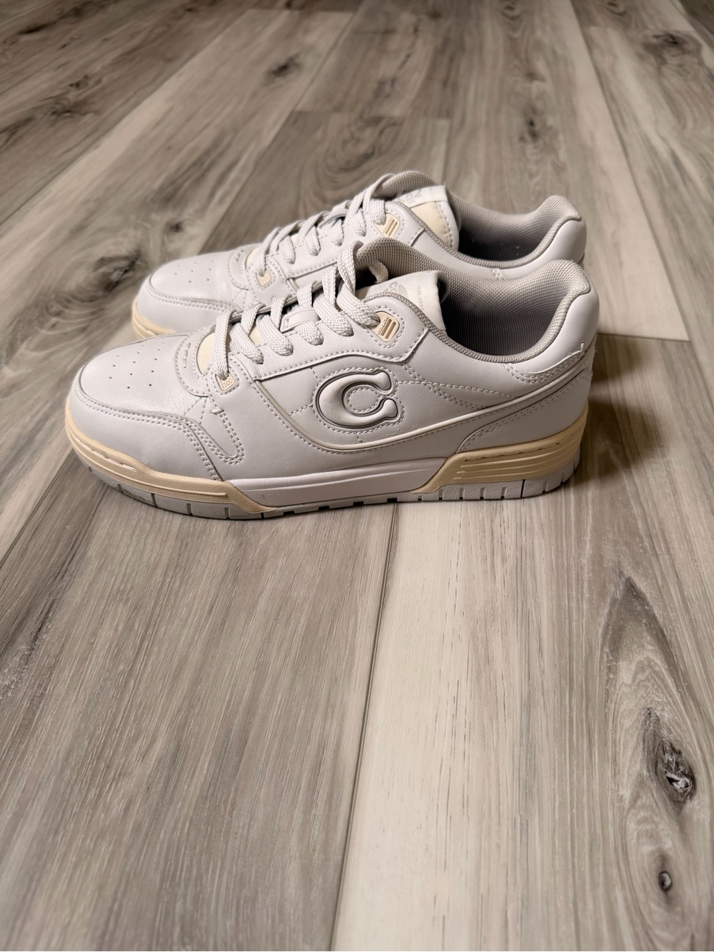 Coach Soho CAQ25 White Leather Sneakers Size 8.5B Gently Used - Picture 3 of 12